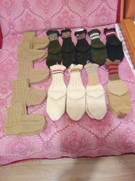 Ciorapi lână,botosi,cipici.Noi.