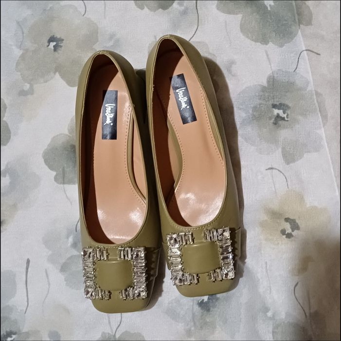Vănd pantofi damă, mărime 38, piele ecologică, noi, preț 130 lei
