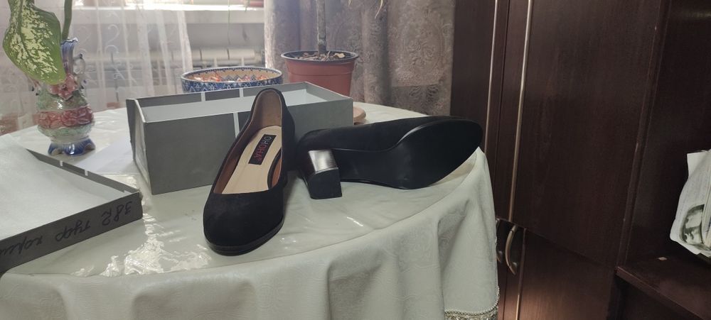 Продам туфли новые