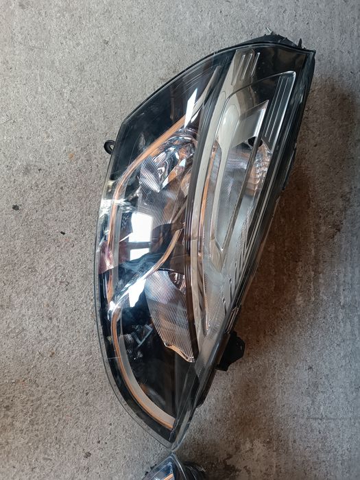 Lampa far Dacia Logan3 Jogger Sandero Stepway3 lampa far Dacia Logan2 Sandero2 lampa far Dacia Duster2 lampa far Renault Megane3 Clio4 Scenic3 far