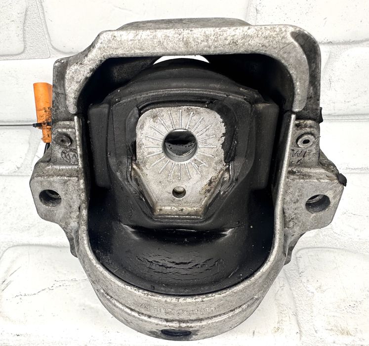 Тампон двигател AUDI Q5 SQ5 8R0199381 8R0199381AQ