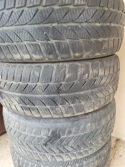 Vand  4 cauciucuri 200/55/16