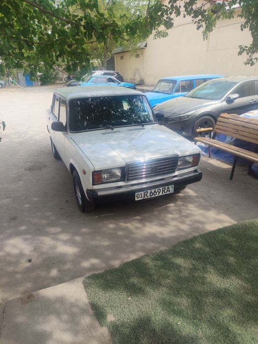Vaz 2107 yil 2008  srochna sotiladi