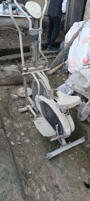 Тренажёрный велосипед