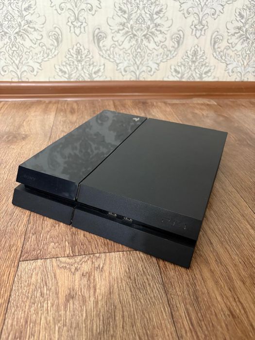 Продам playstation4 FAT 500gb