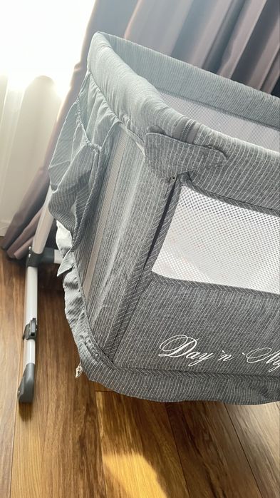 Cangaroo Бебешко легло next to me