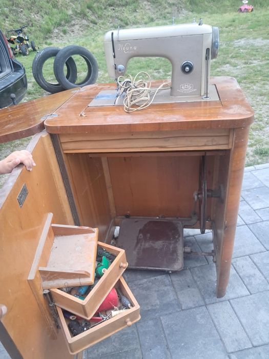 Masina veche de cusut functionala
