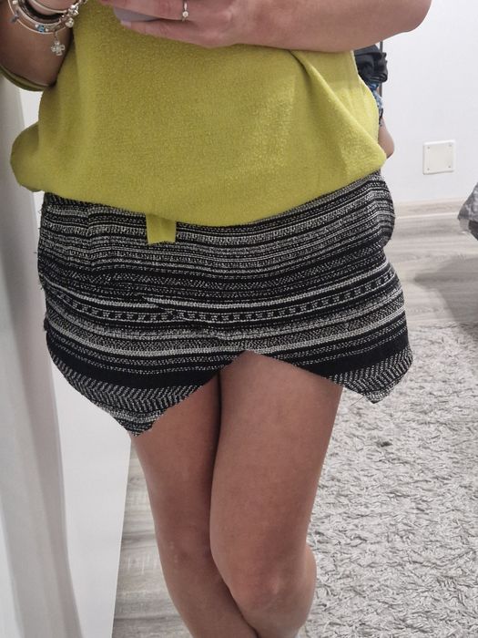 Pantaloni scurti marimea 38