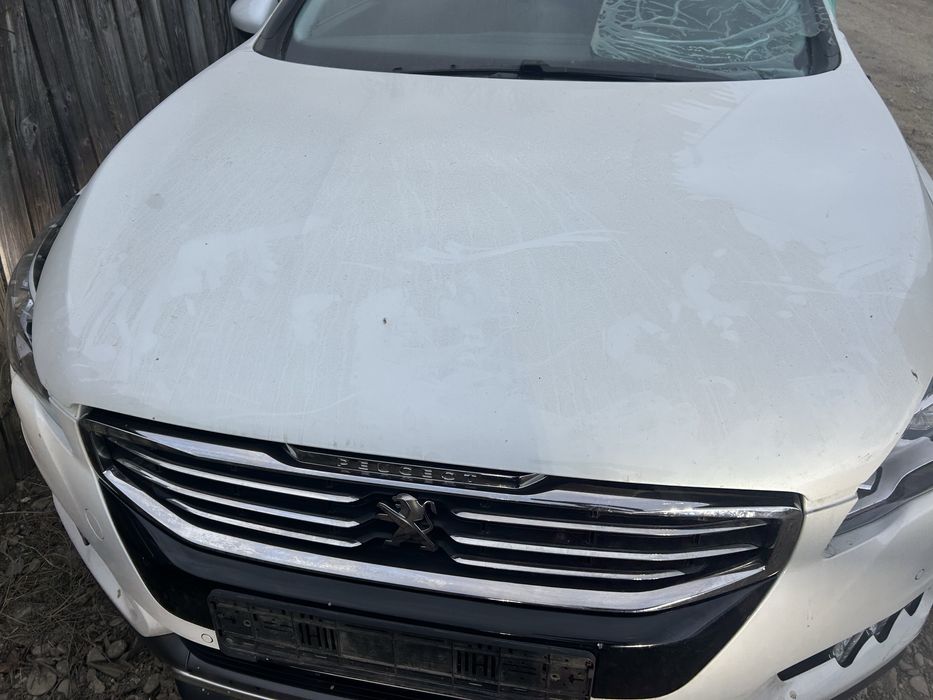 Planșă de bord cu head up display , airbag volan și airbag pasager Peugeot 508