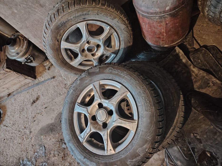 Продаю титановые диски вместе с резинами