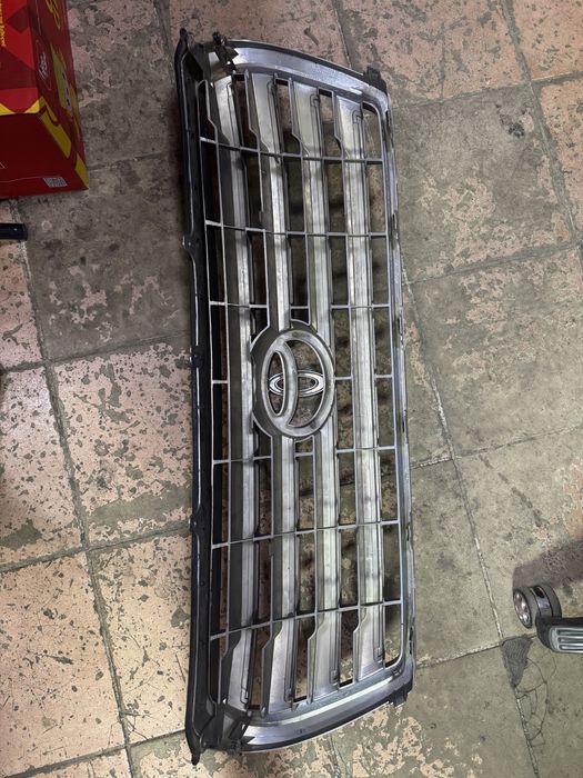 Решотка лэнд крузер 200