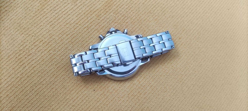 Дамски часовник Tommy Hilfiger