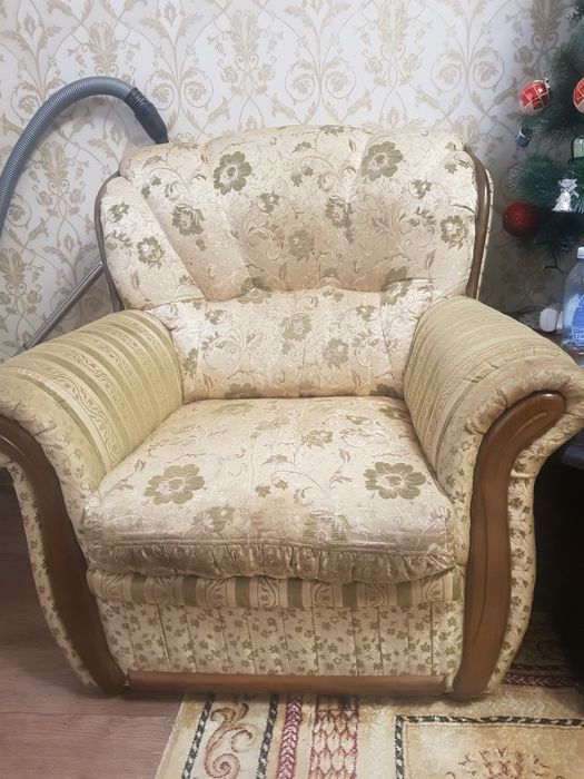 Раскладной диван и кресло