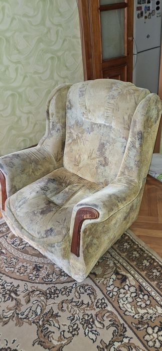 Продам два кресла