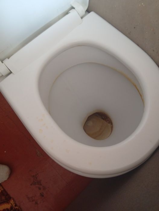 Продам унитаз в хорошем состоянии