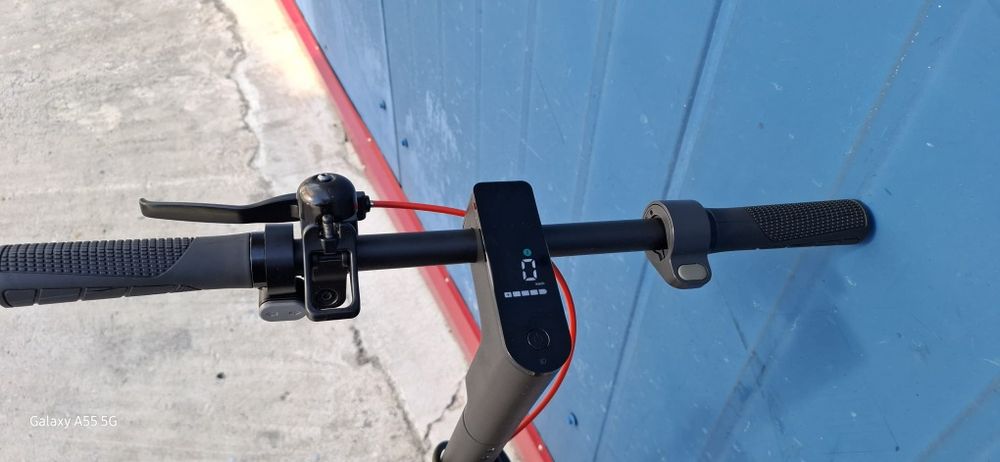 vand trotineta xiaomi scooter 5