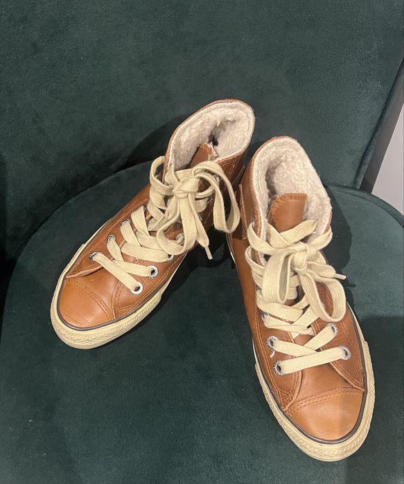 Tenesi din piele ecologica, eleganti, moderni de la Converse, marimea 37