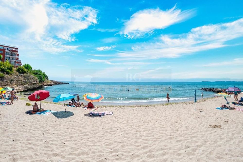 Първа линия море_Панорама Форт_плаж Робинзон