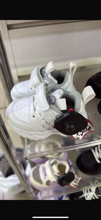 Кроссовки детские