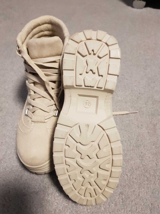 Ghete superbe noi 35 crem