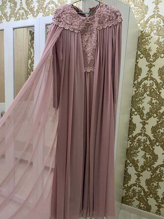 Платье розовое вечернее