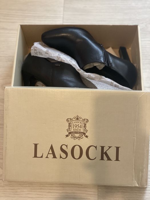 Pantofi cu toc Lasocki