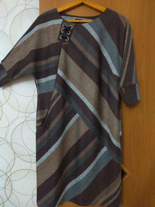 Платье женское..