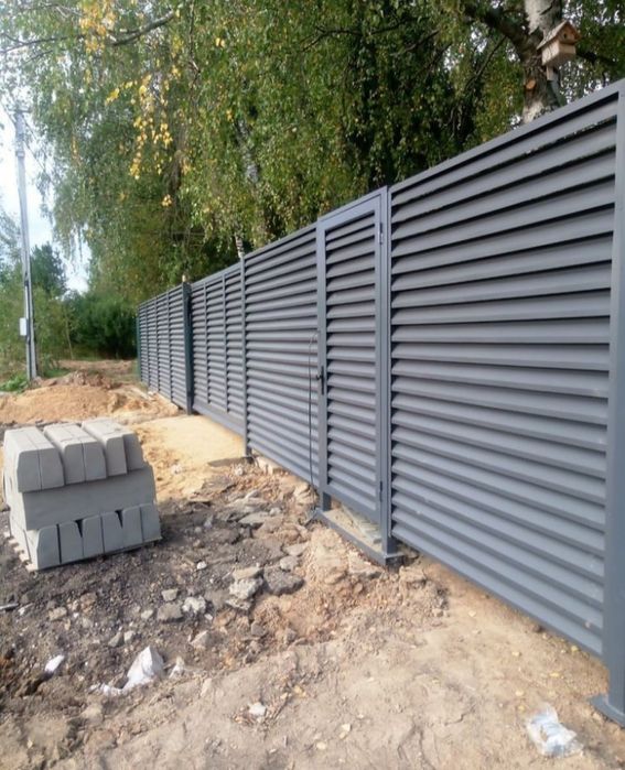 Executam garduri și porți la comanda clientului