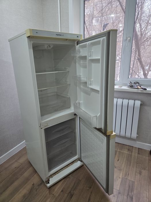 Продаю холодильник
