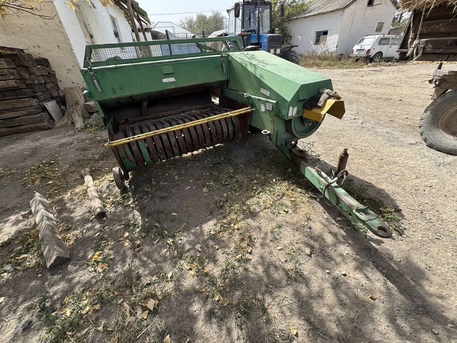 Пресс подборщик .