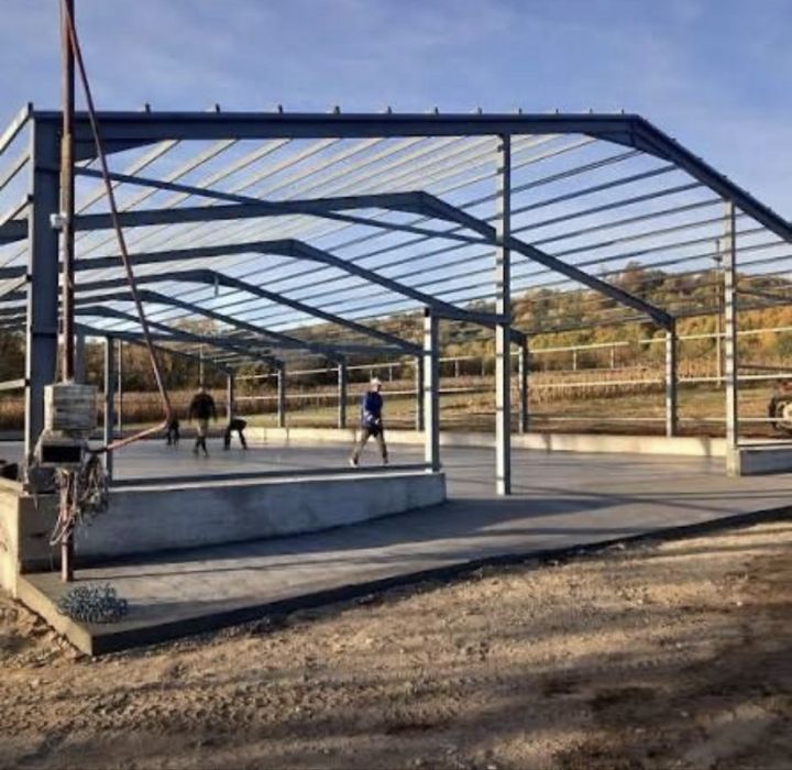Confectionez hale metalice la coamnda la pret de producator super ofer
