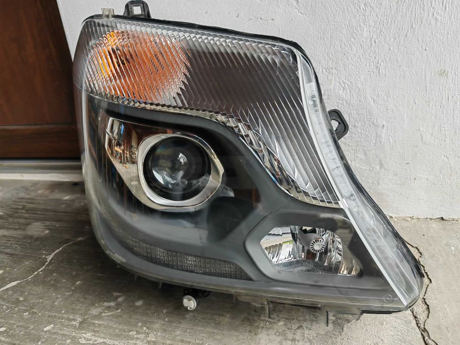 Фар Mercedes Sprinter W906 LED Bi-Xenon/Фар Мерцедес Спринтер Оригинал