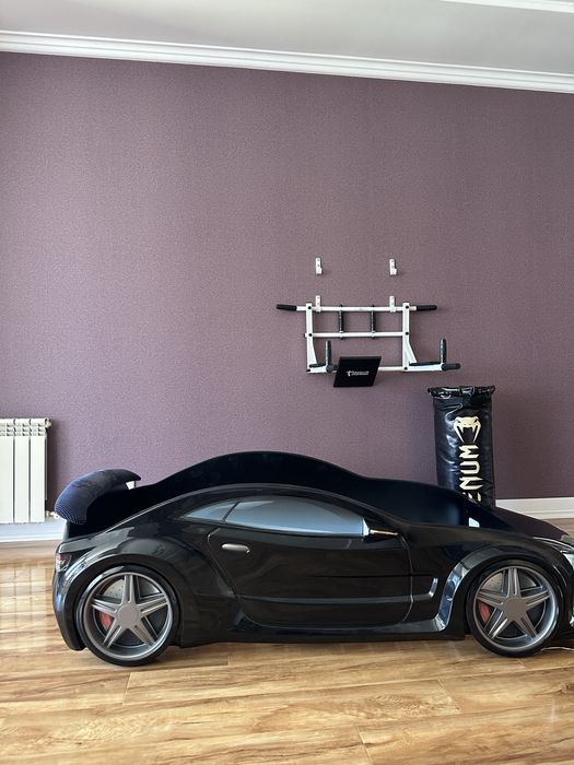 Детская кровать машина