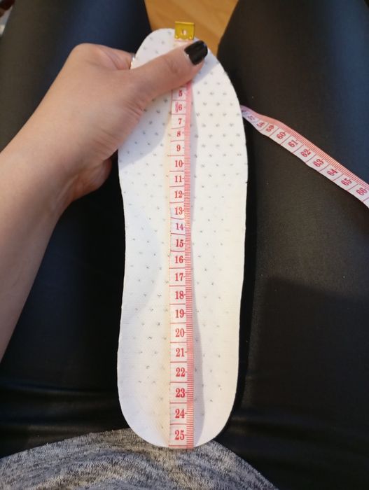 Adidași mărimea 40, corespunde 39