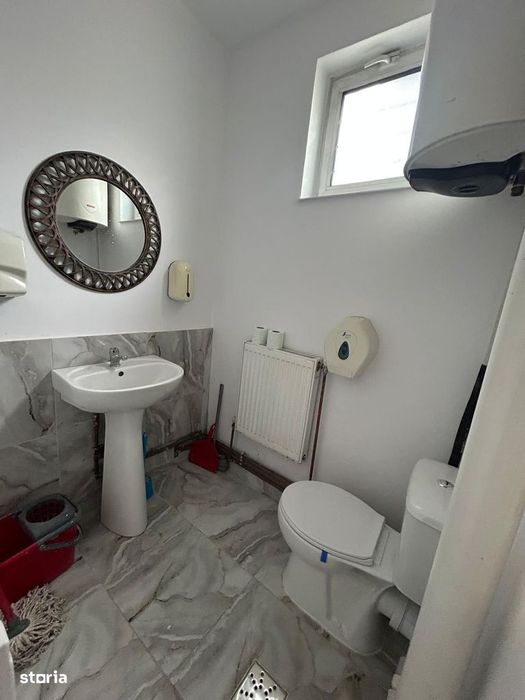 Spatiu comercial la inchiriat - zona centrala