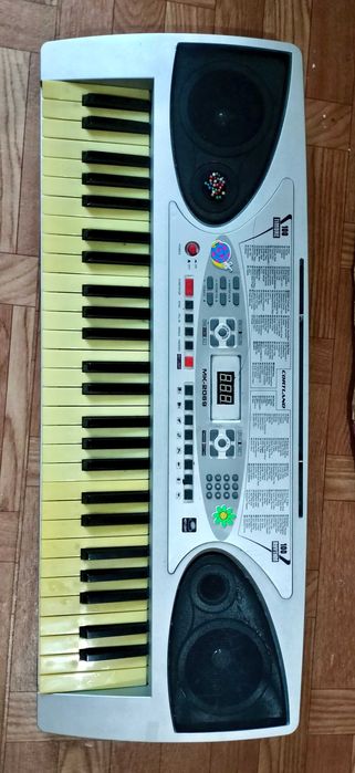Отдам синтезатор б/у.