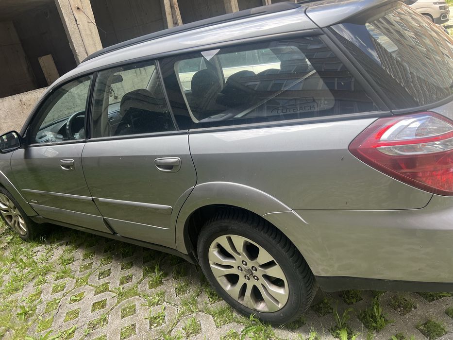 Продавам SUBARU OUBACK 3000 cc