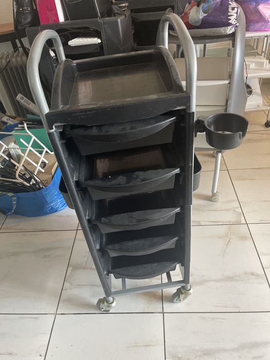 Продам тележки парикмахерские