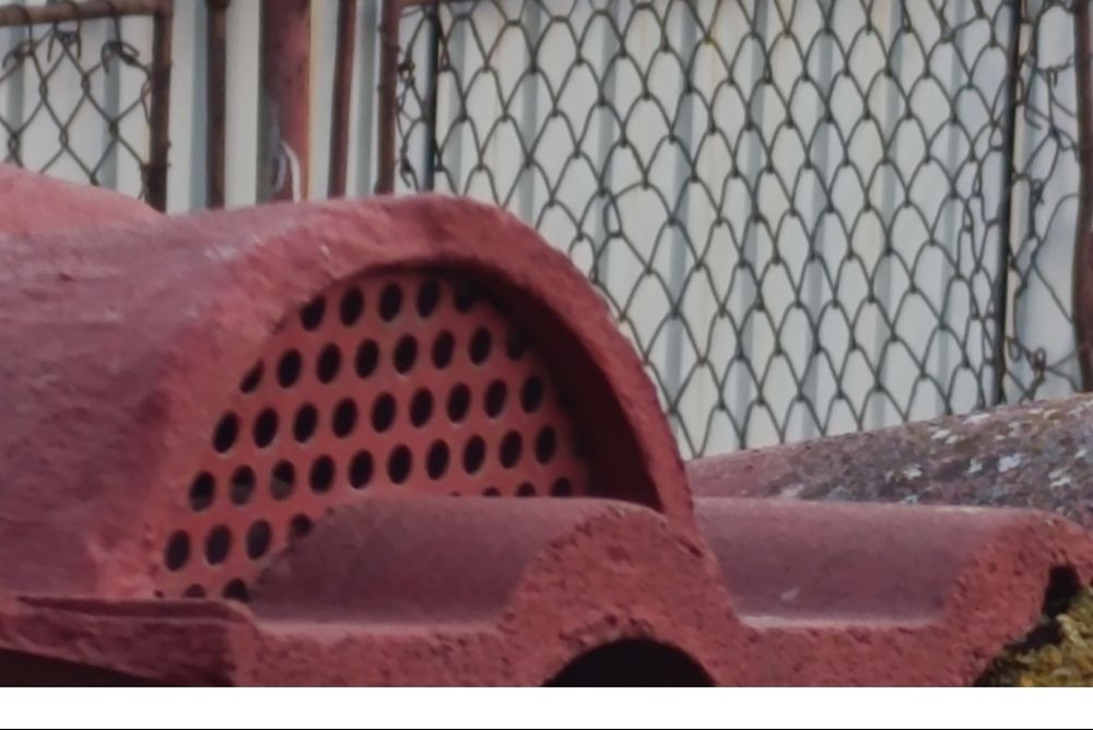 Vând țiglă din beton coame italiană folosită vopsită  rezistentă
