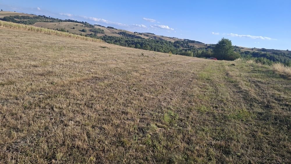 Vând casă cu teren intravilan