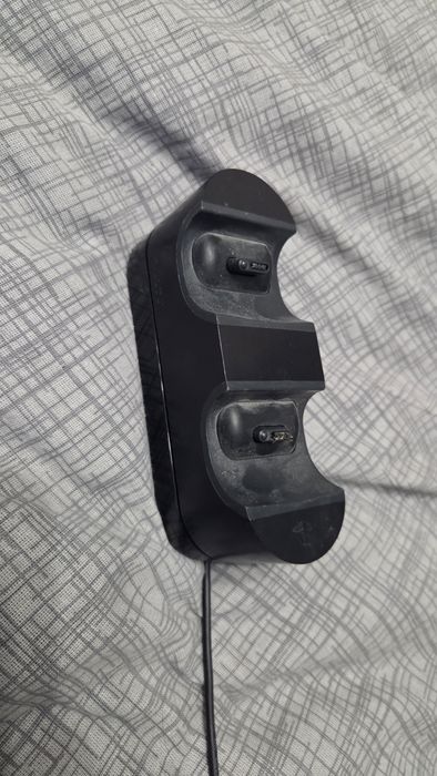Зарядная станция для DualShock 4 (PS4)