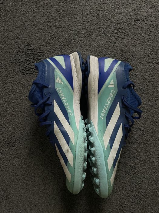 Football boots – synthetic turf