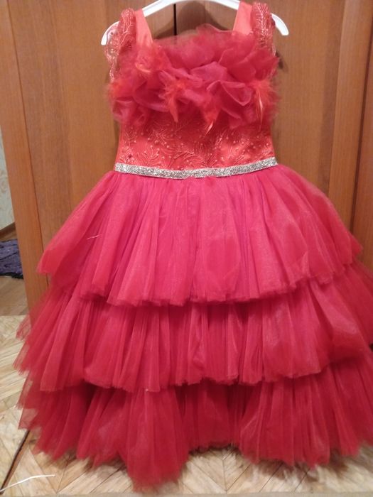 Нарядные платья для девочек