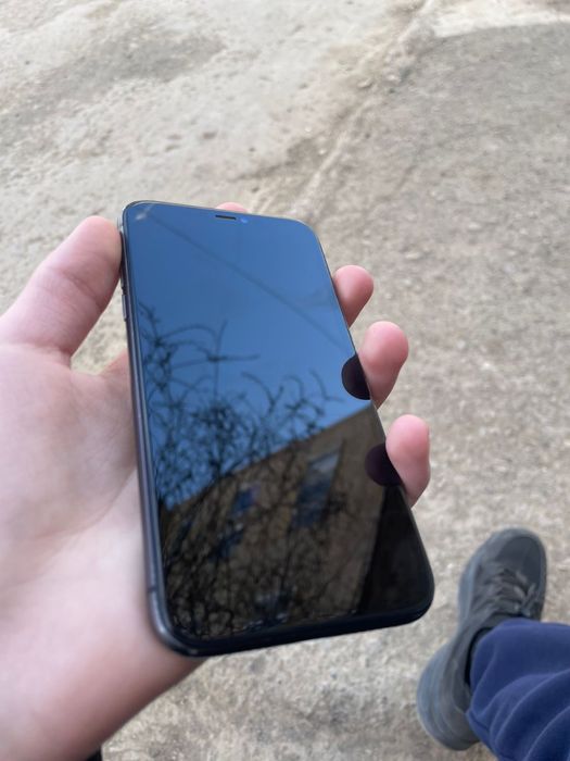 Айфон 11 менялся только дисплей