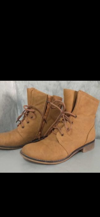 Удобни ежедневни дамски ботуши и боти