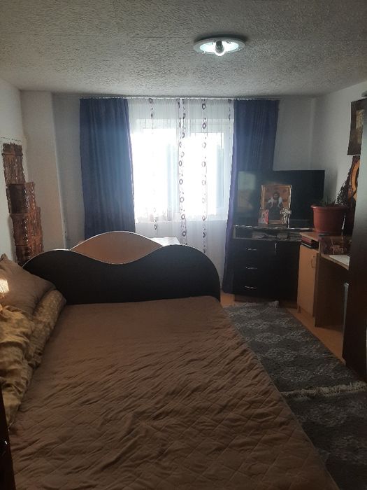 Casa și teren de vânzare