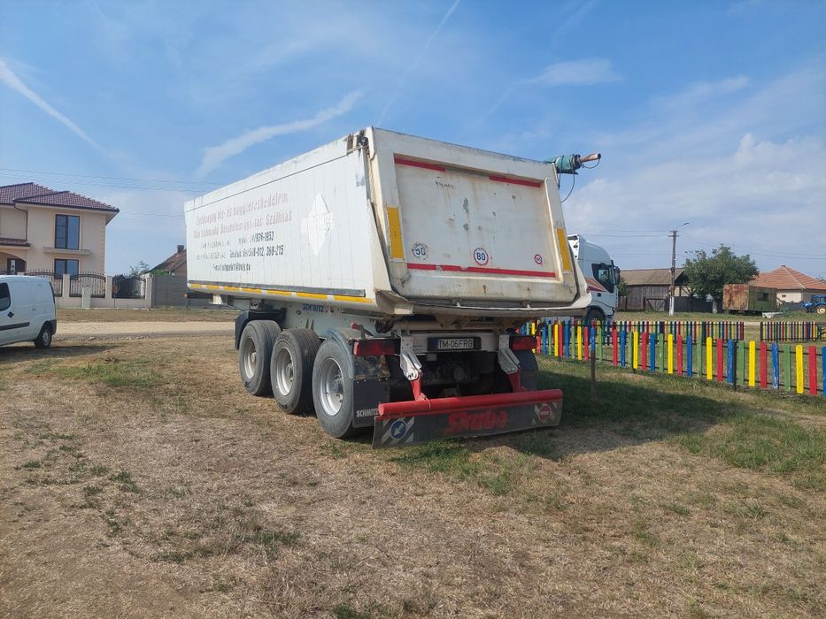 Vând semiremorca Schmitz