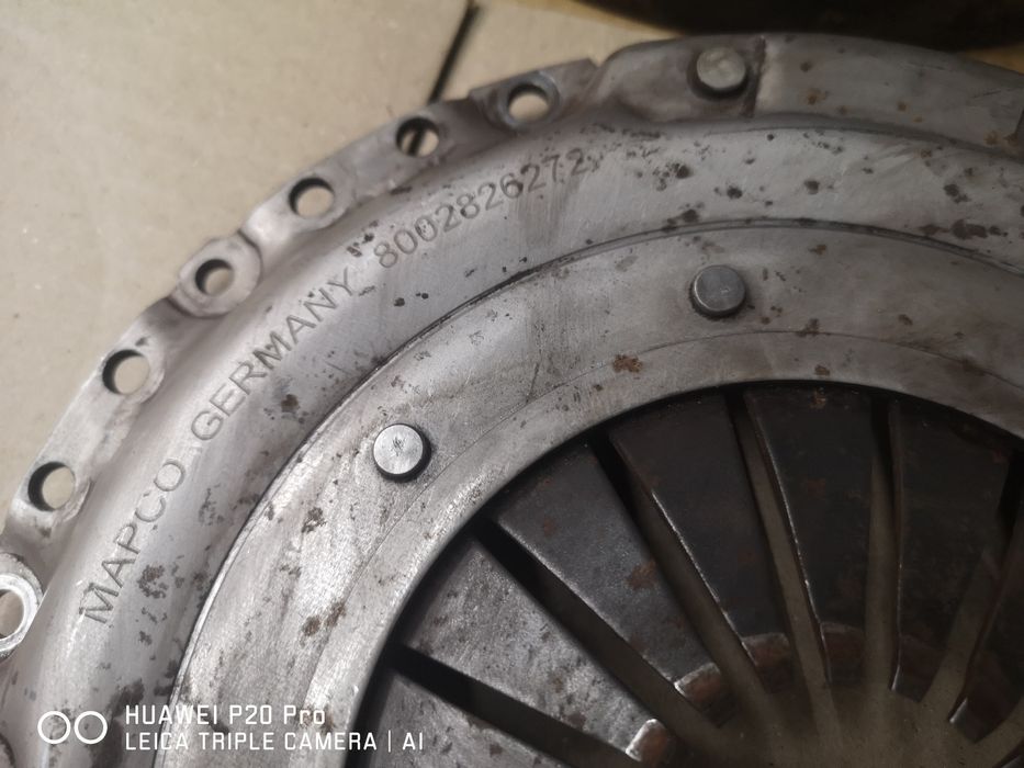 Твърд, плътен маховик и притискател Golf 6 2.0tdi