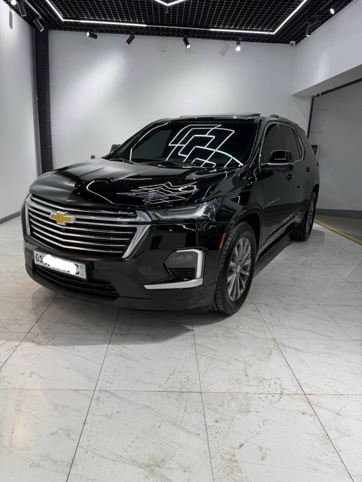 Traverse premier sotiladi 2023yil qora rang