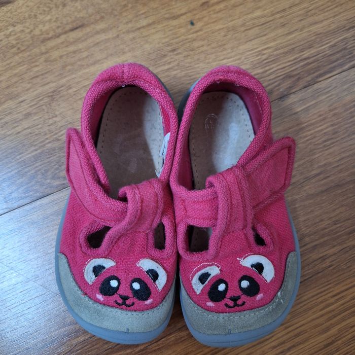 Детски пантофи - "Biomecanics" и" боси обувки "  много запазени (изпра